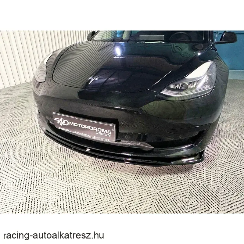 Tesla Model 3 (2017-2023) – Fényes fekete első koptató / spoiler ajak – Variáns II (Motordrome)