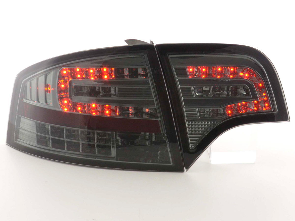 Audi A4 szedán, 8E típus (04-07 évjárat) fekete LED-es hátsó lámpa
