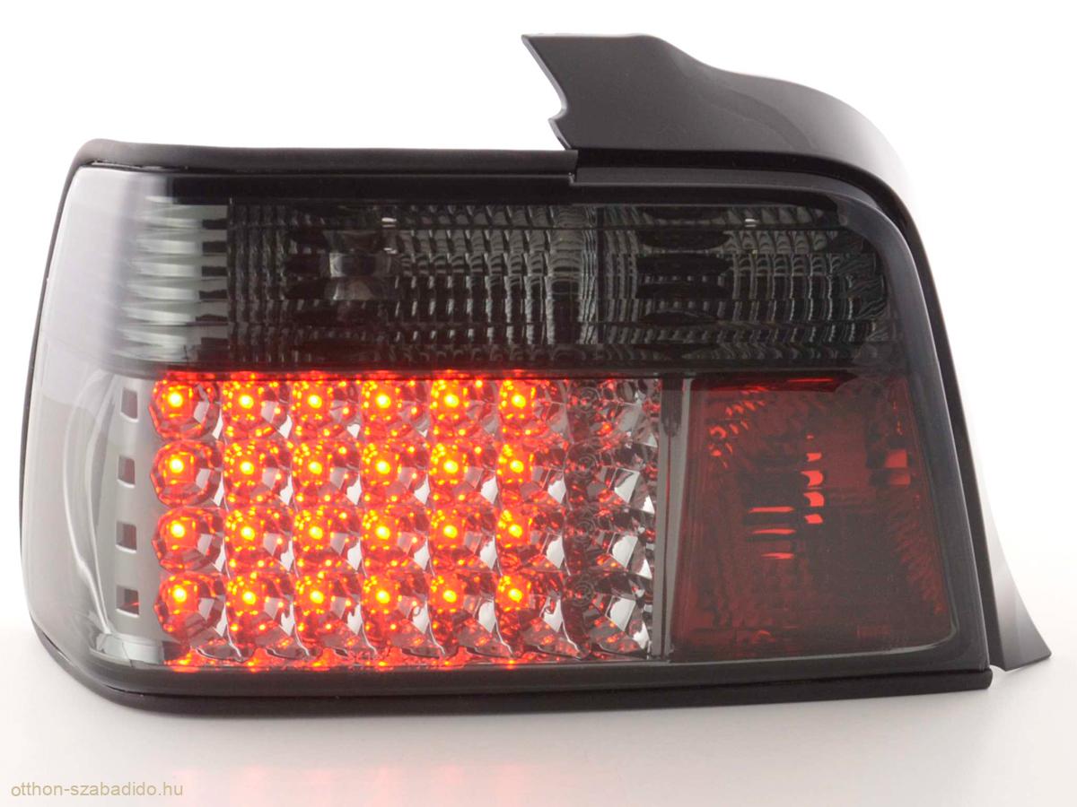 BMW 3 sorozat szedán, E36 típus (91-98 évjárat) fekete LED-es hátsó lámpa