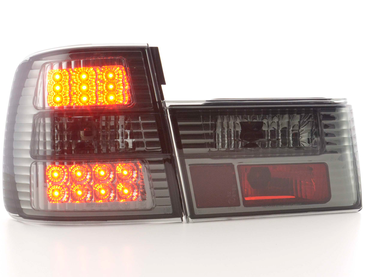 BMW 5, sorozat E34 típus (88-94 évjárat) fekete LED-es hátsó lámpa