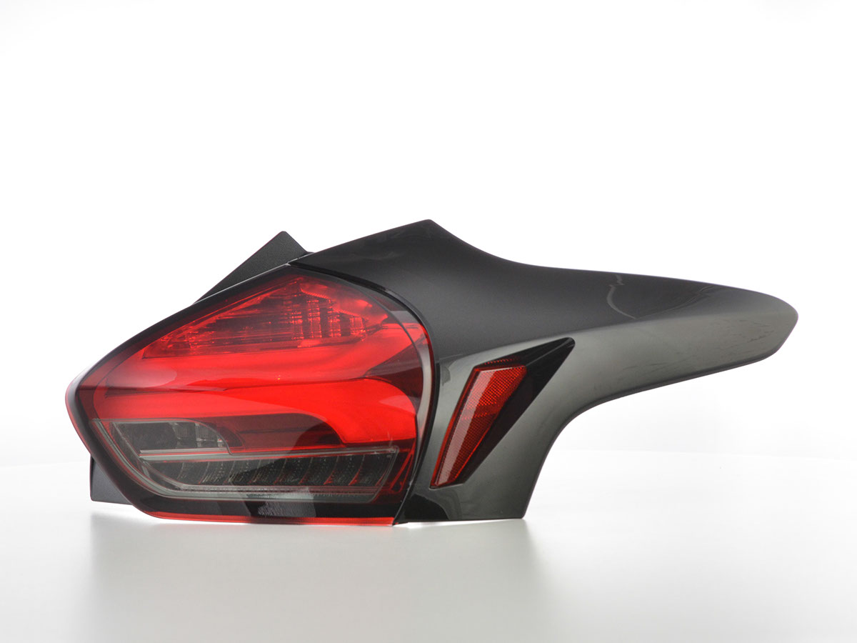 Ford Focus 3 5 ajtós , ferdehátú (14-18 évjárat) LED-es hátsó lámpa vörös/füstüveg
