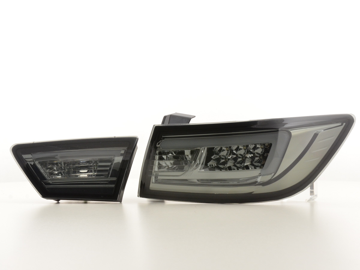 Renault Clio 4 (X98) (2012 évjárattól) fekete LED-es hátsó lámpa