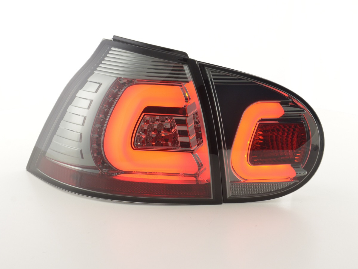 VW Golf 5 (03-08 évjárat) fekete LED-es hátsó lámpa