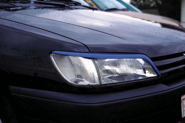 PEUGEOT 306, Szemöldök