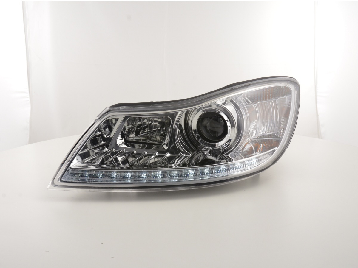 Nappali menetfényes fényszóró Skoda Oktavia 2009 évjárattól króm/clear LED világítással